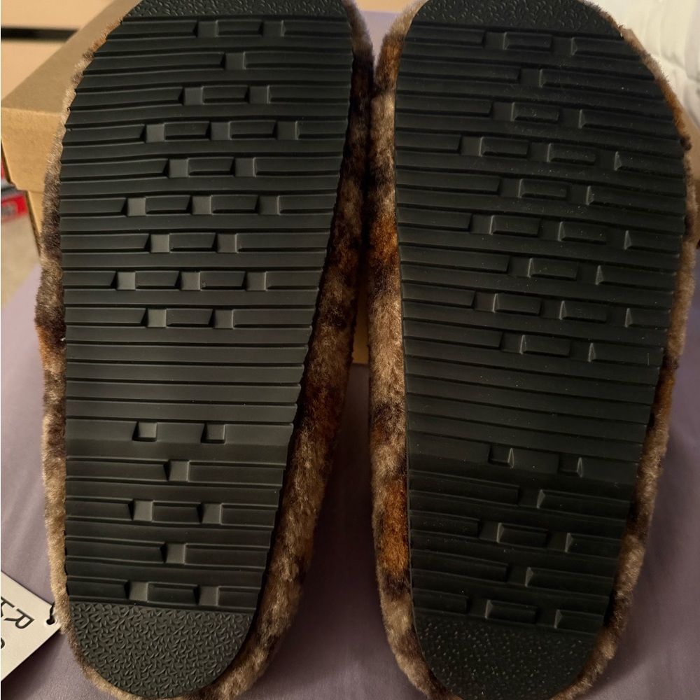 Roam Fuzzy Clog - Picture 4 of 6
